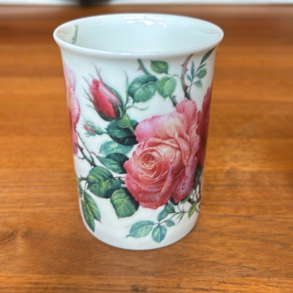 Roy Kirkham English Rose Fine Bone China Tall Tea Cups - Picture 4 of 6